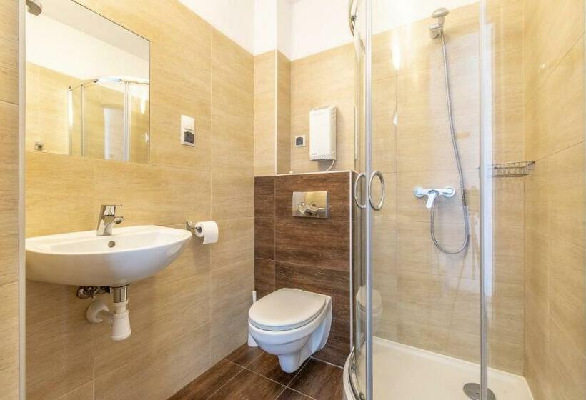 Номер Стандарт, Amelia