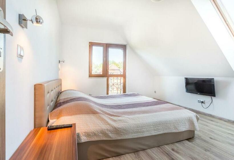 Семейное Студио, Amelia