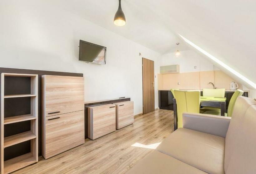 Семейное Студио, Amelia