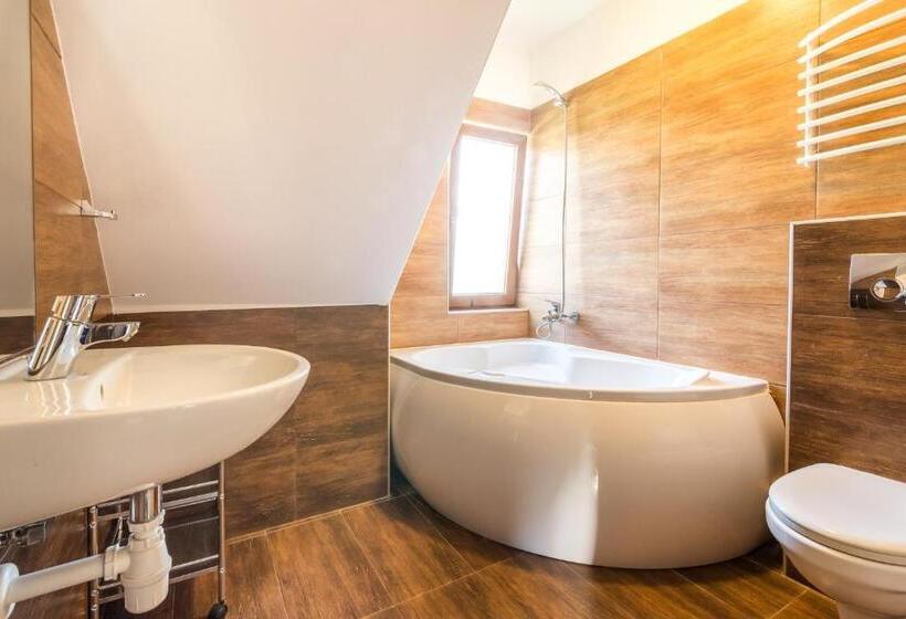 Семейное Студио, Amelia