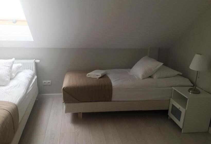 اتاق استاندارد, Grota Bochotnicka