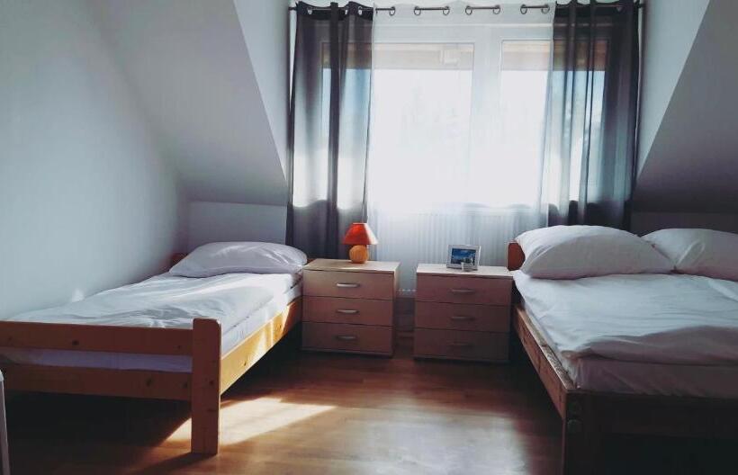 Bas Trippelrum, Marina Niedźwiedzi Róg