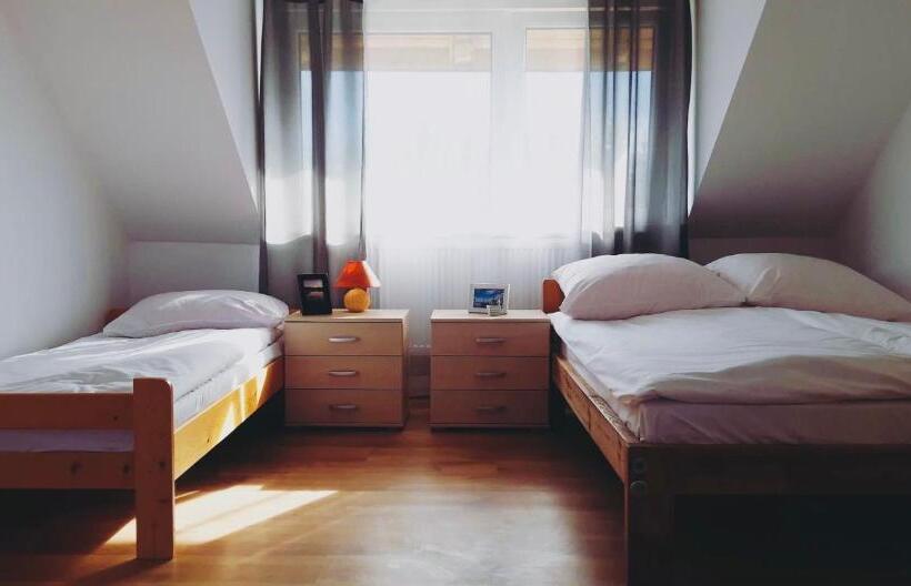 Bas Trippelrum, Marina Niedźwiedzi Róg