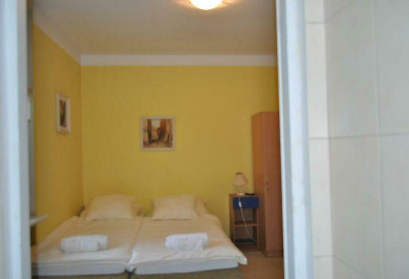 スタンダードルーム, Pod Starymi Lipami