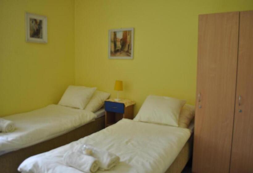 スタンダードルーム, Pod Starymi Lipami