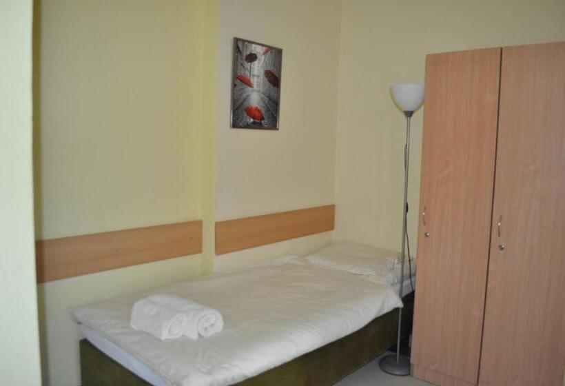 スタンダードルーム, Pod Starymi Lipami