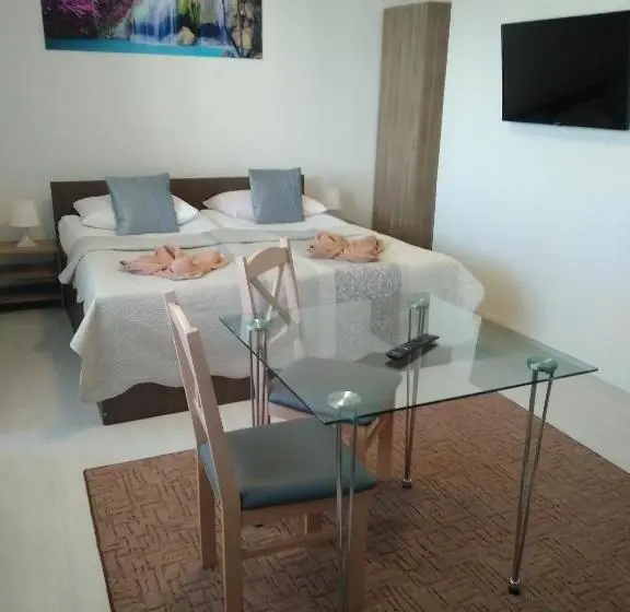اتاق استاندارد سه نفره, Villa Eleven