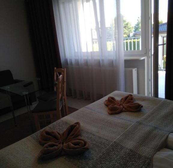 اتاق استاندارد سه نفره, Villa Eleven