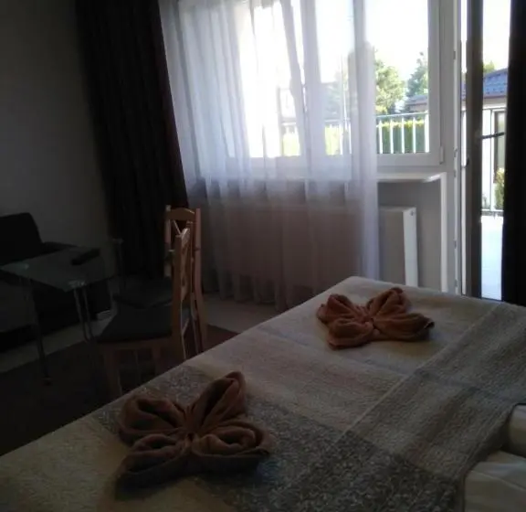 اتاق استاندارد سه نفره, Villa Eleven