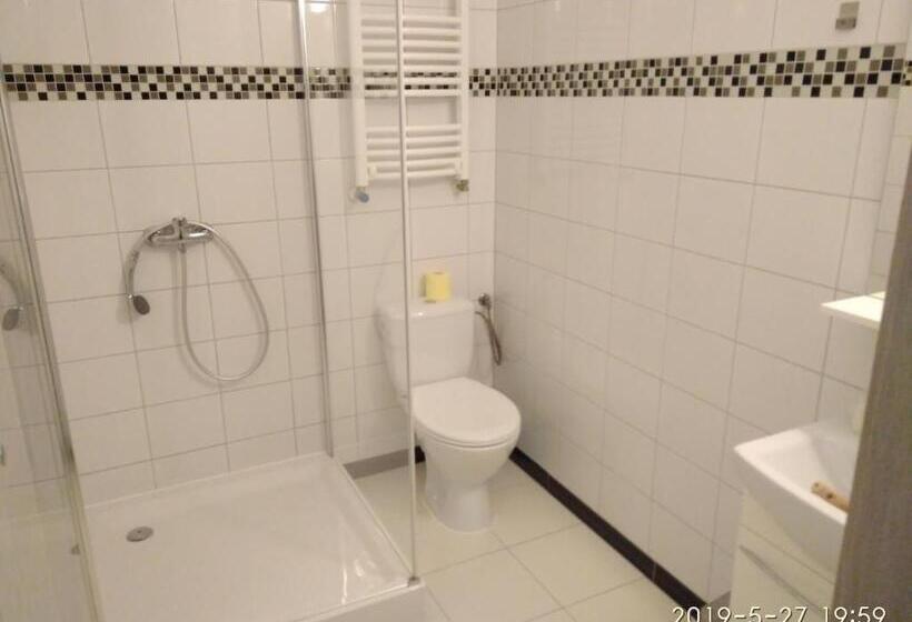 اتاق استاندارد سه نفره, Villa Eleven