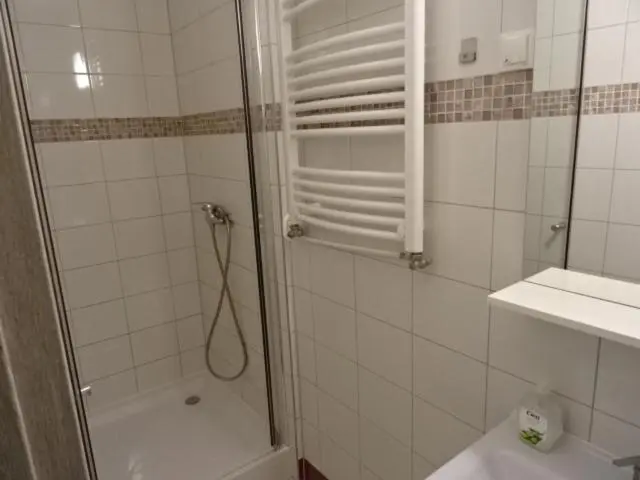 اتاق استاندارد چهار تخته, Villa Eleven