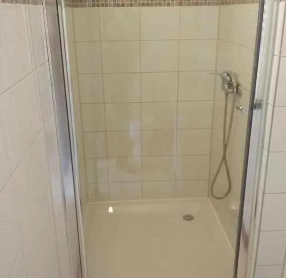 آپارتمان 2 خوابه, Villa Eleven