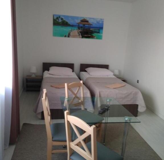 דירת שני חדרים, Villa Eleven