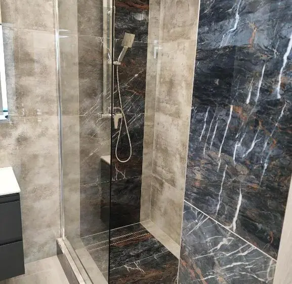 استودیوی سوپریور, Villa Eleven