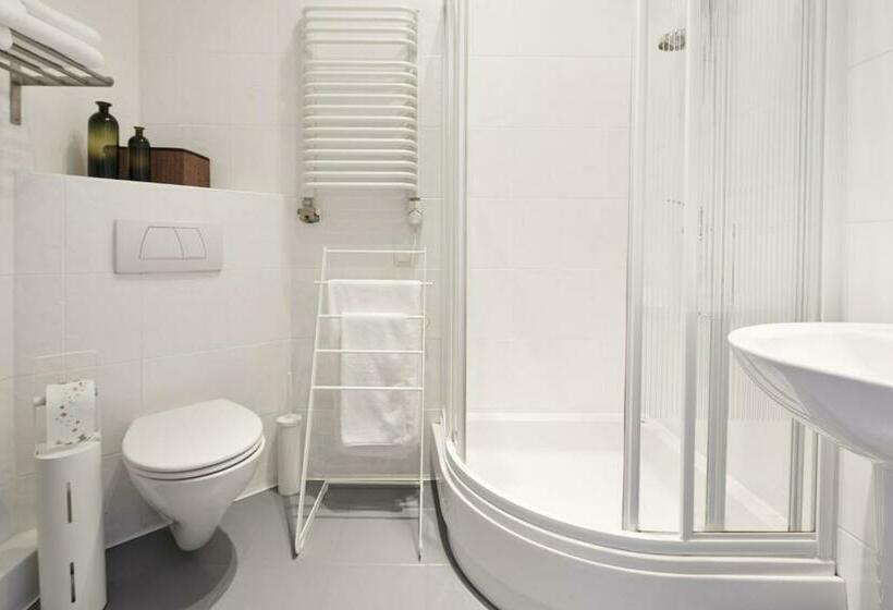 דירת שני חדרים, Playroom Apart