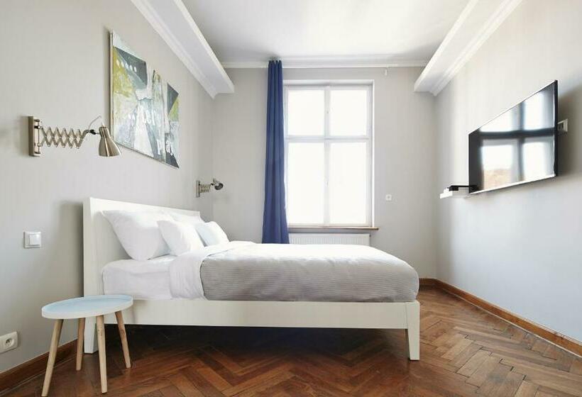 דירת שני חדרים, Playroom Apart