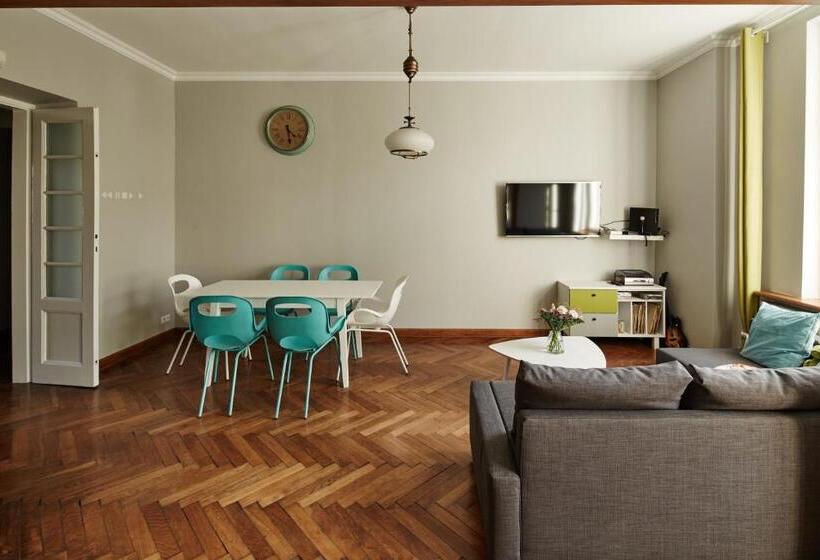 דירת שני חדרים, Playroom Apart