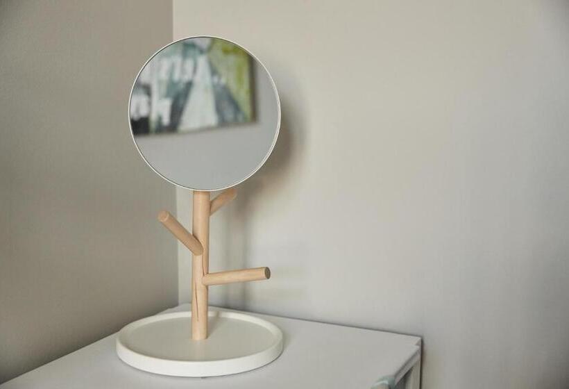 דירת שני חדרים, Playroom Apart