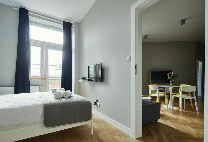 דירת שני חדרים, Playroom Apart