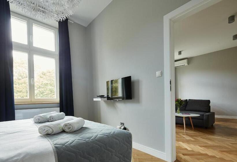 דירת חדר, Playroom Apart