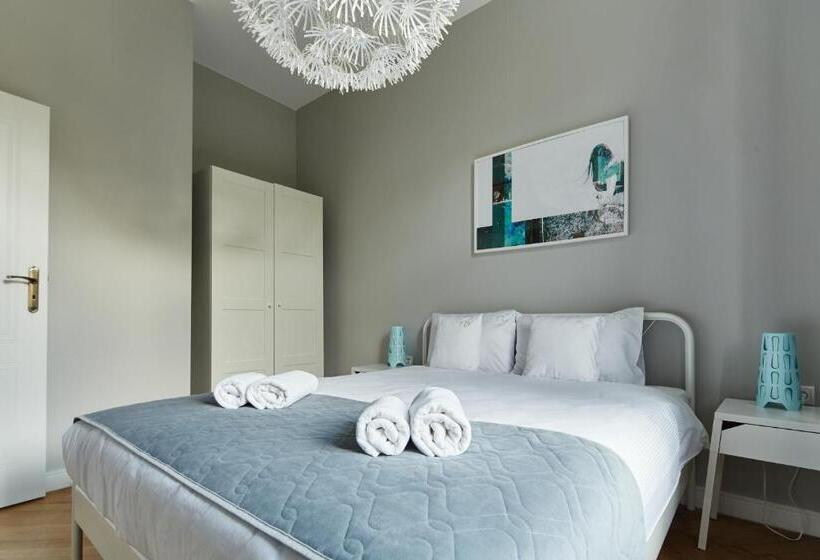 דירת חדר, Playroom Apart