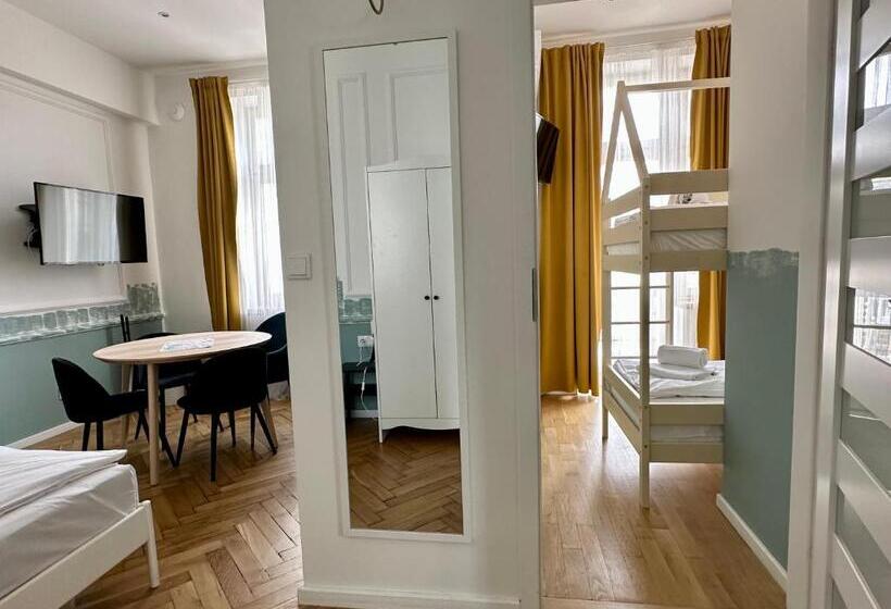 דירה בת חדר שינה 1 עם מרפסת, Playroom Apart