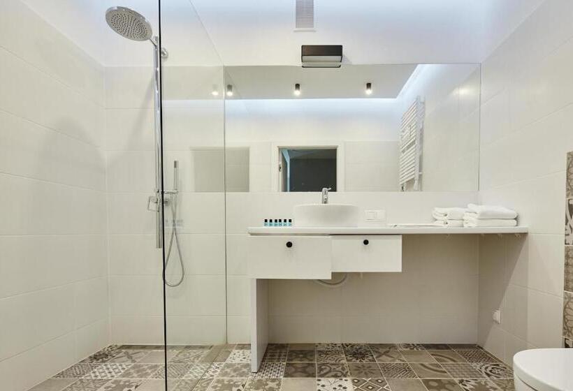 דירת שני חדרים, Playroom Apart