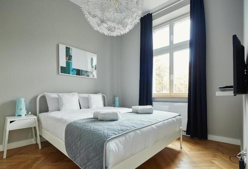 דירת חדר, Playroom Apart