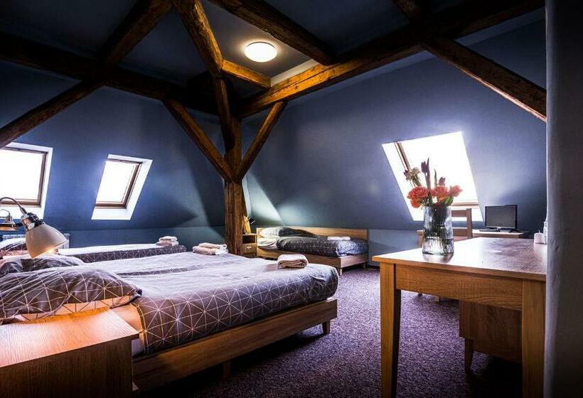 标准三人间, Rynek 7   Apartamenty