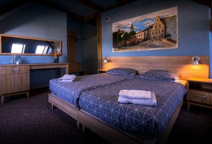 标准三人间, Rynek 7   Apartamenty