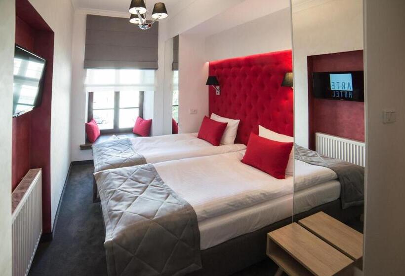 اتاق لوکس, Arte