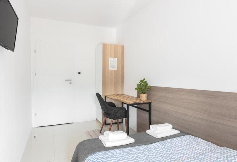 اتاق استاندارد با سرویس بهداشتی مشترک, B&b Sport Rooms