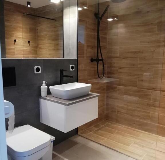 اتاق استاندارد با سرویس بهداشتی مشترک, B&b Sport Rooms