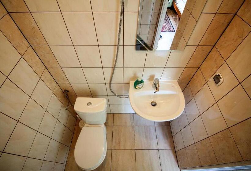 חדר סטנדרט, Kremenaros