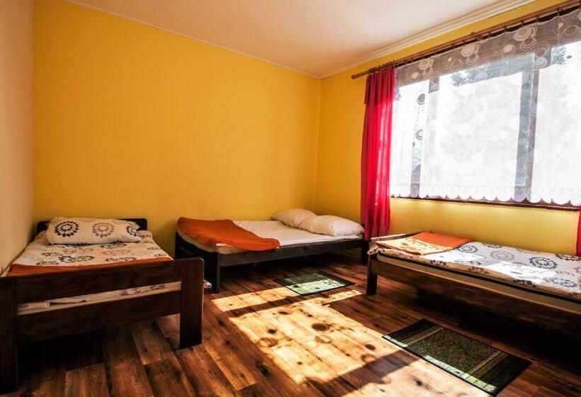 חדר סטנדרט לשלושה עם חדר אמבטיה משוף, Kremenaros