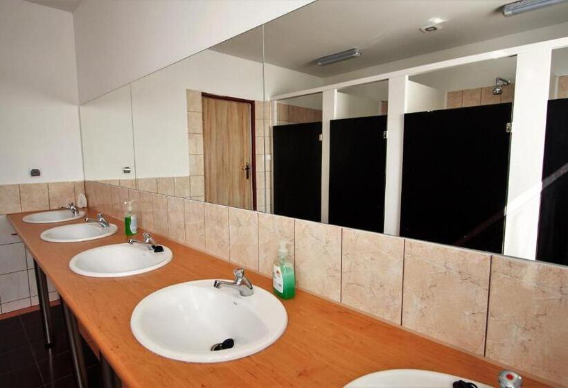 חדר סטנדרט לשלושה עם חדר אמבטיה משוף, Kremenaros