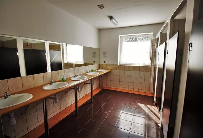 חדר סטנדרט לשלושה עם חדר אמבטיה משוף, Kremenaros