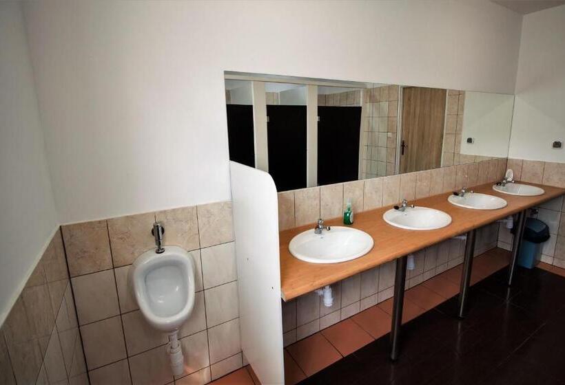 חדר סטנדרט לשלושה עם חדר אמבטיה משוף, Kremenaros