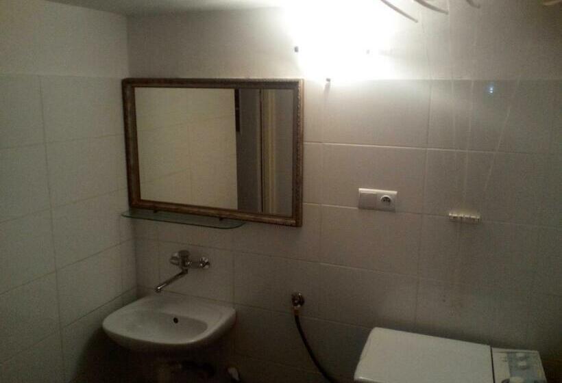 استودیوی استاندارد, Noclegi Przy Szpitalu