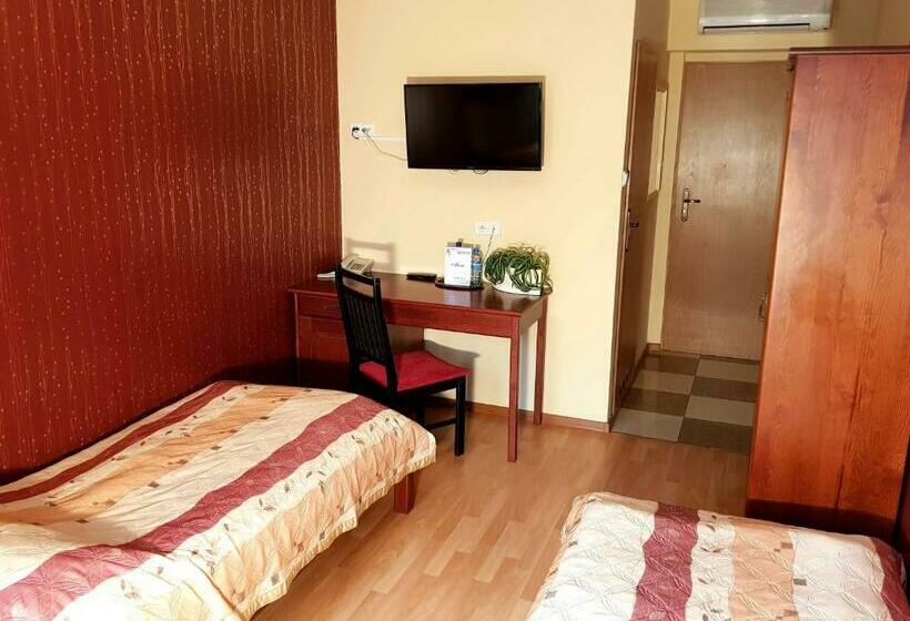 Номер Стандарт, Restauracja Hotel Przystan