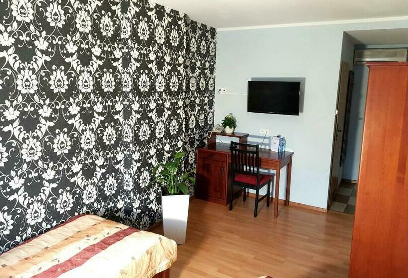 Номер Стандарт, Restauracja Hotel Przystan