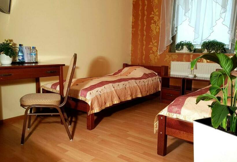 Номер Стандарт, Restauracja Hotel Przystan