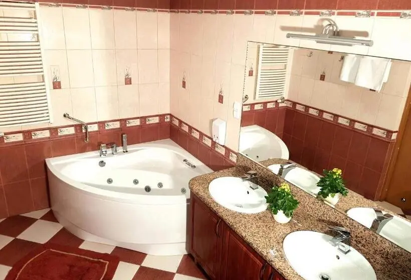 آپارتمان 1 خوابه, Restauracja Hotel Przystan