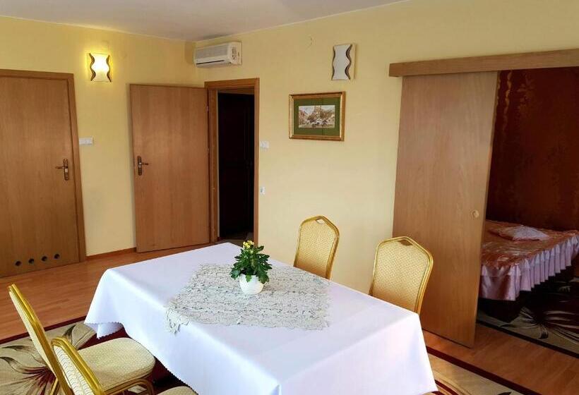 Апартаменты 1 Спальня, Restauracja Hotel Przystan