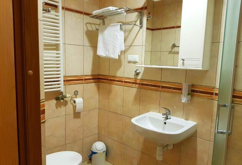 Номер Стандарт Трехместный, Restauracja Hotel Przystan