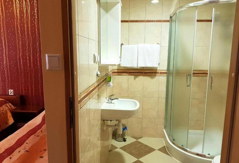 Четырехместный Номер Стандарт, Restauracja Hotel Przystan