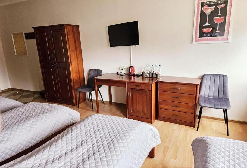 Четырехместный Номер Стандарт, Restauracja Hotel Przystan