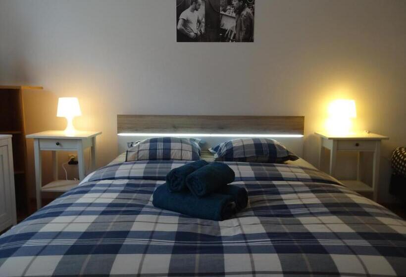 اتاق استاندارد, U Romana