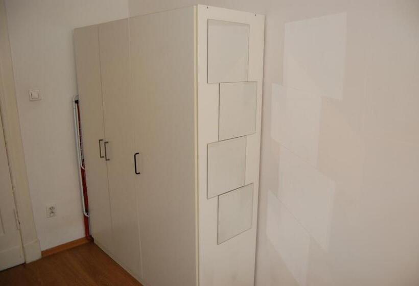 اتاق استاندارد با بالکن, U Romana