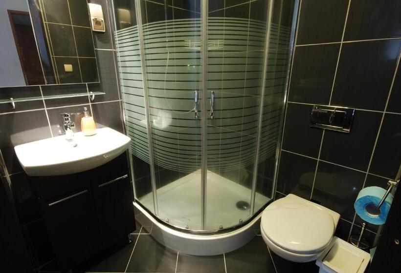 اتاق سوپریور, U Romana